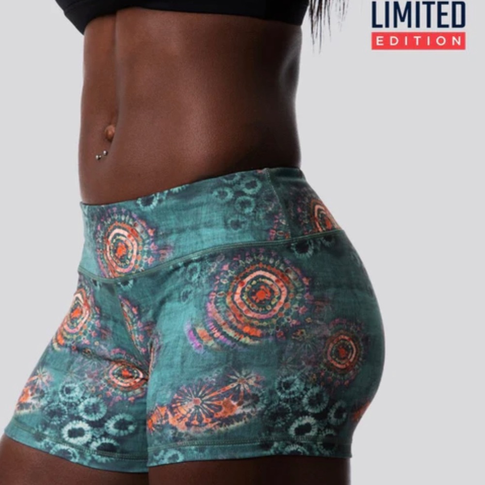 Born primitive double take booty shorts size small bohemian pattern